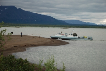КС - катер сплавной на озере